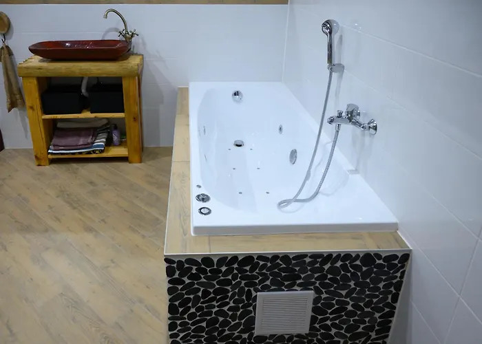 Exit 샬레 Kolonica